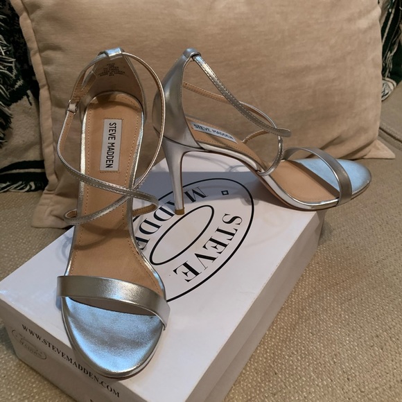 NIB Steve Madden Feliz sandals - Picture 3 of 5